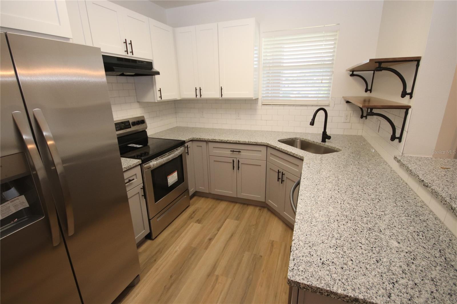 LAKEWOOD RIDGE TWNHMS - Residential Lease