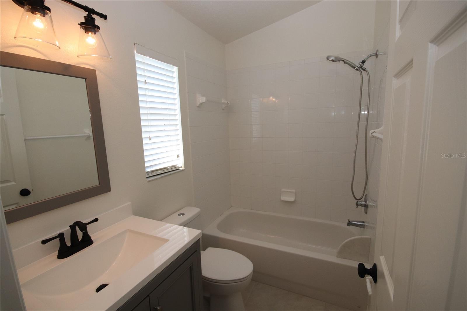 LAKEWOOD RIDGE TWNHMS - Residential Lease