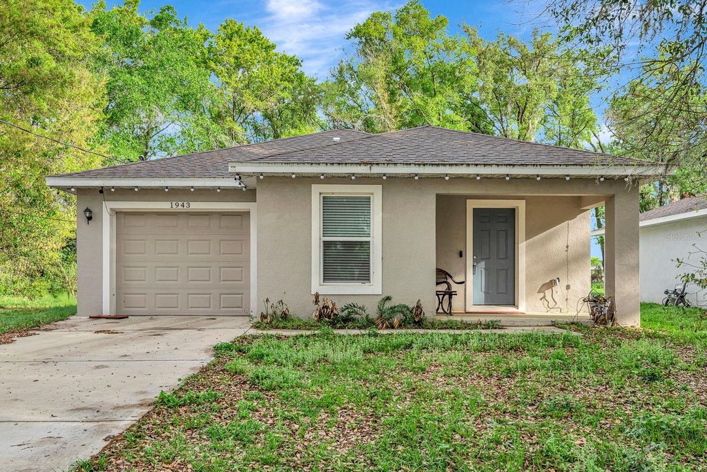 Photo of 1943 W Elliott Street, Lakeland, FL 33805 (MLS # TB8488521)