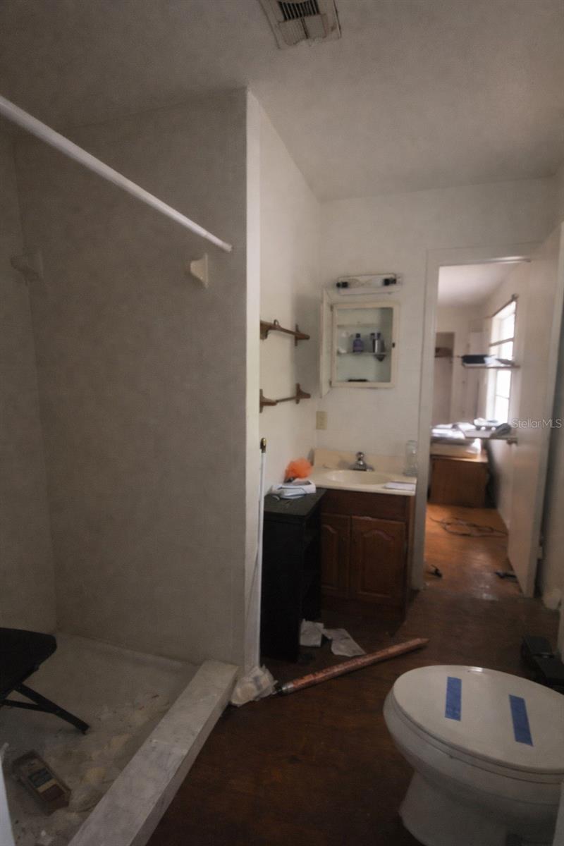 OAKCREST-516 - Residential