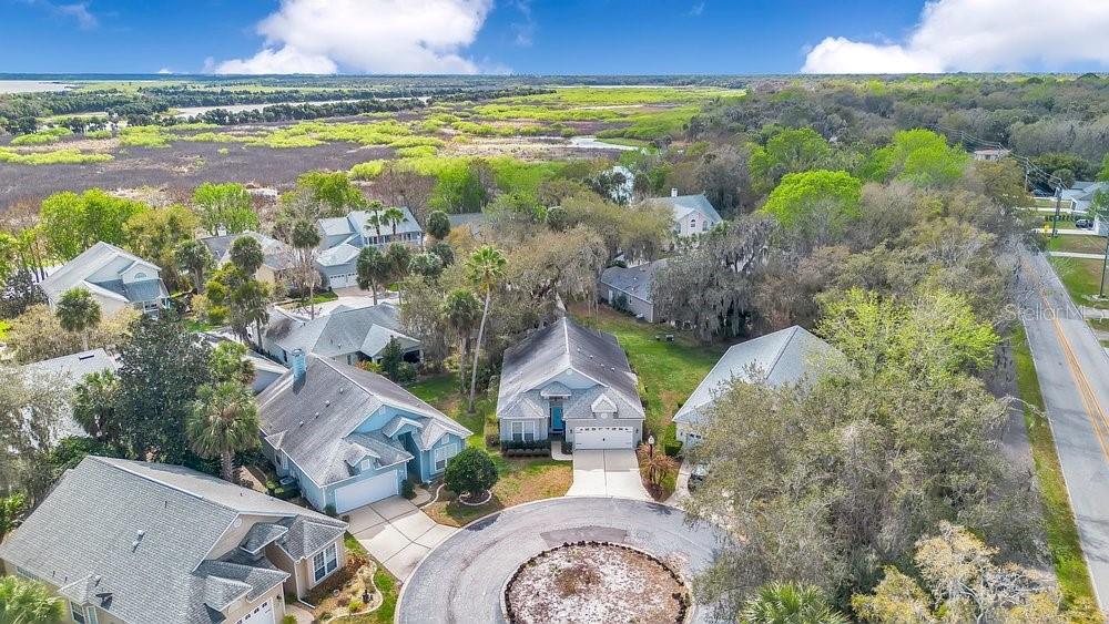 RIVER OAKS 01 CONDO - Residential