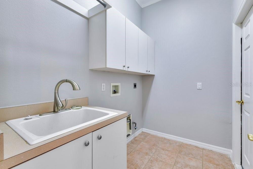 RIVER OAKS 01 CONDO - Residential