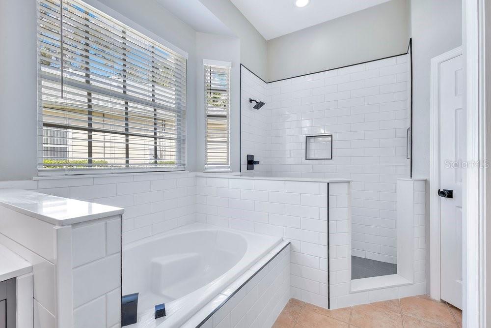 RIVER OAKS 01 CONDO - Residential