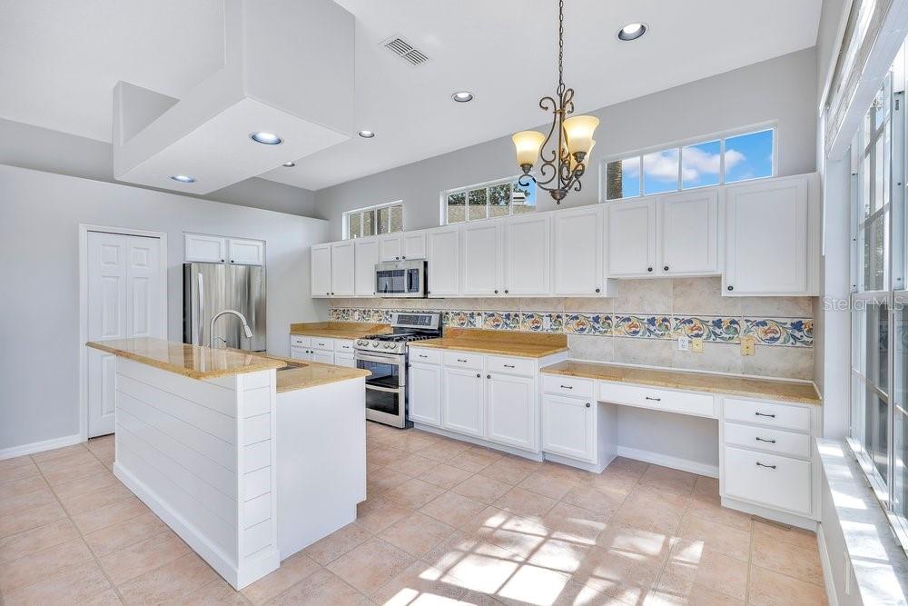 RIVER OAKS 01 CONDO - Residential