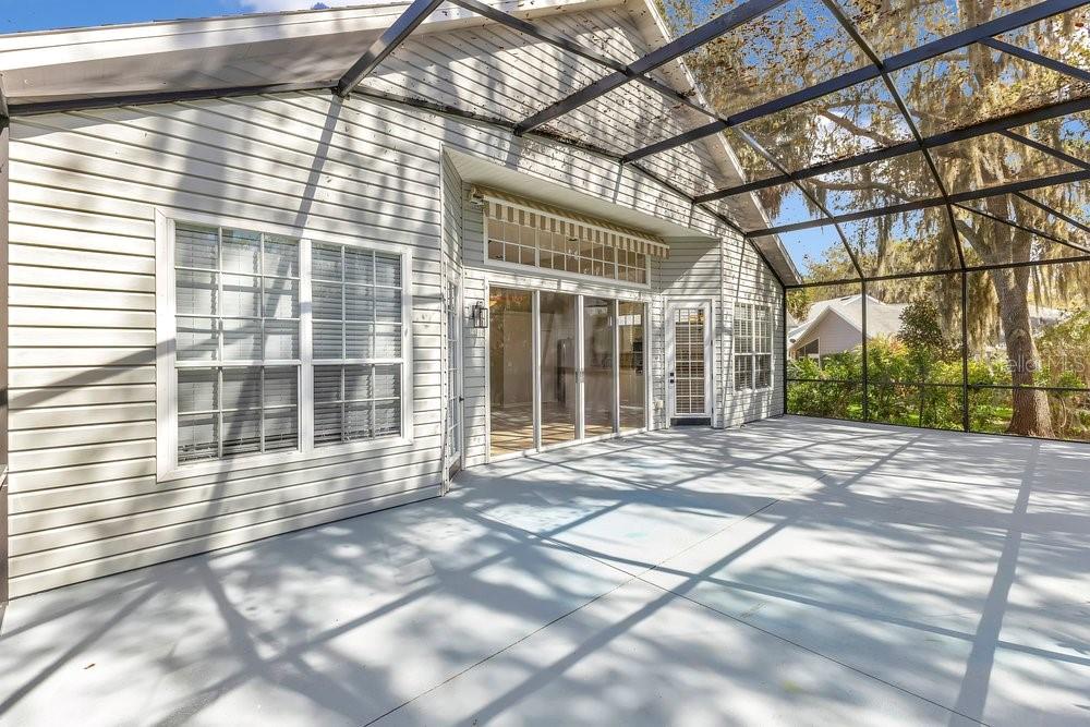 RIVER OAKS 01 CONDO - Residential