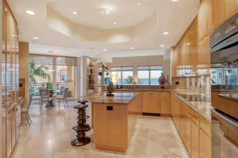 A home in LONGBOAT KEY