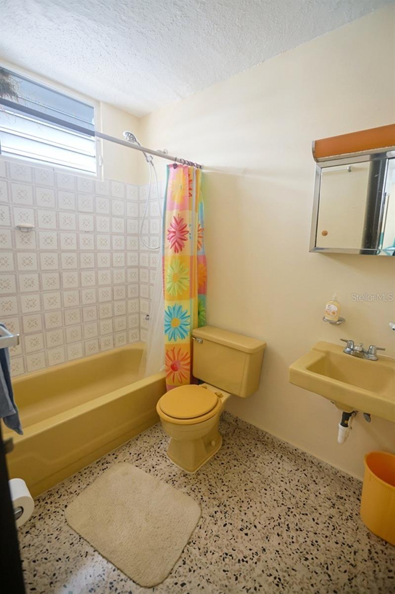URB COCO BEACH - Residential
