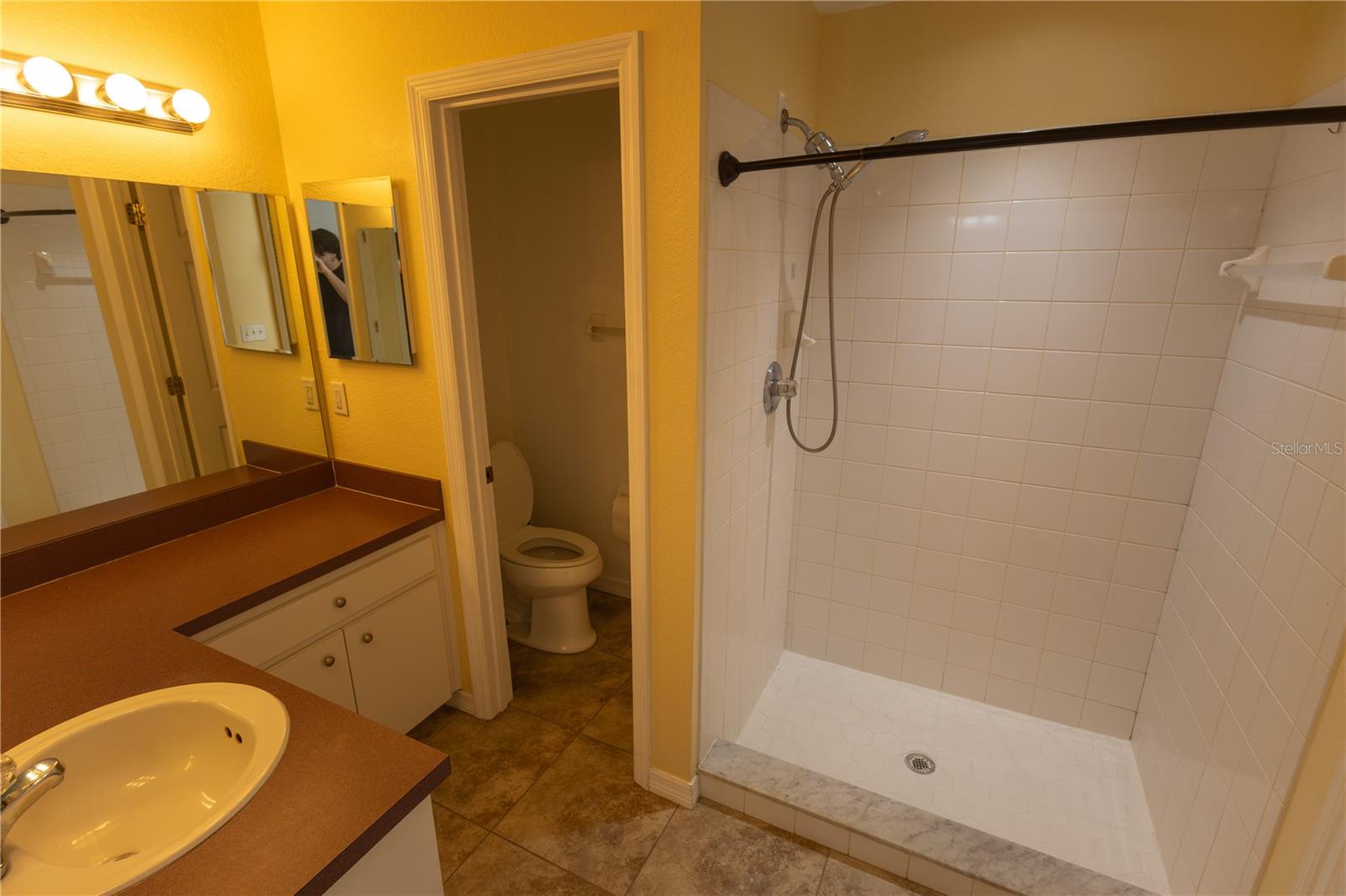 REFLECTIONS WEST PH 02 - Residential