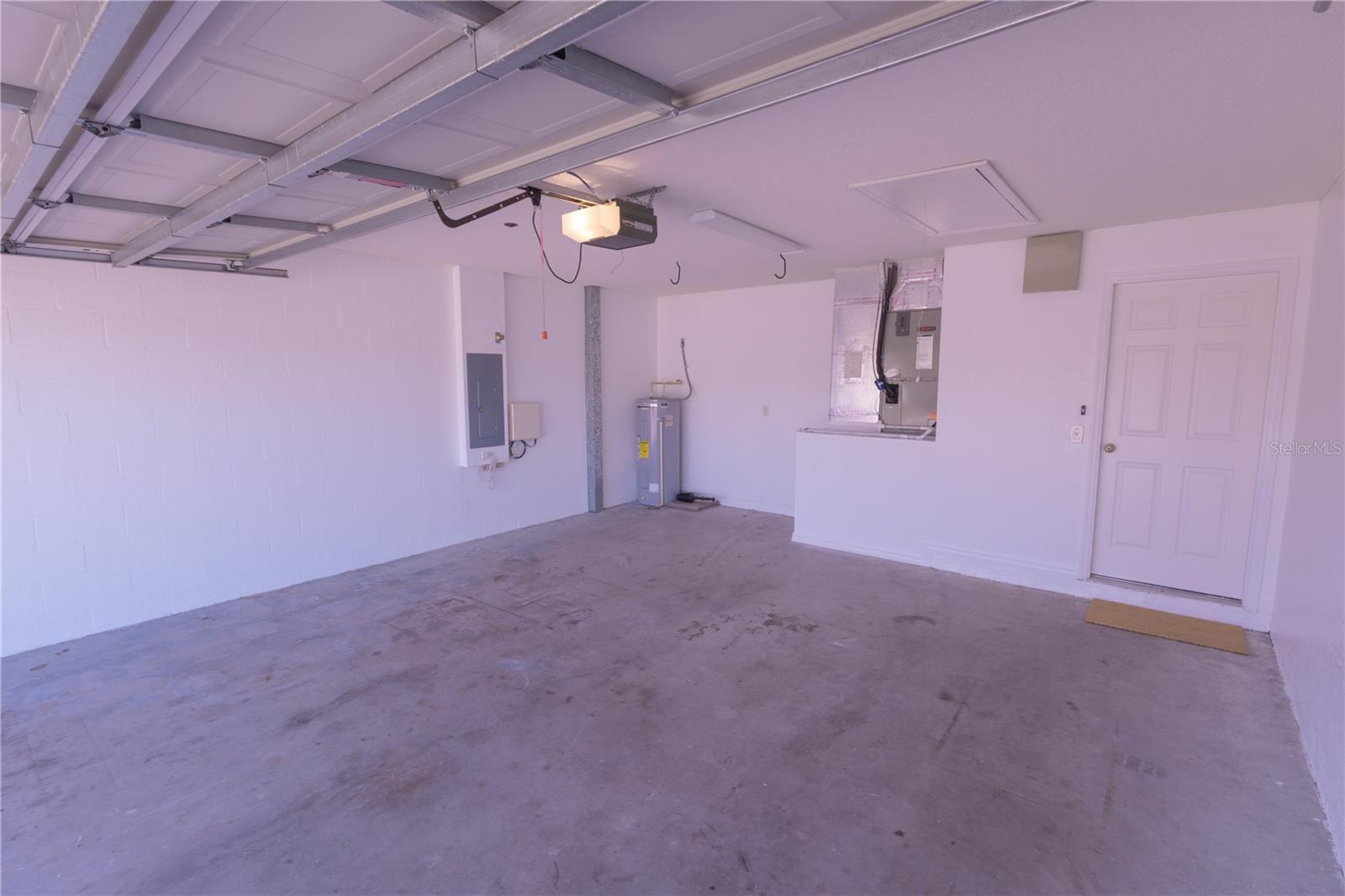 REFLECTIONS WEST PH 02 - Residential