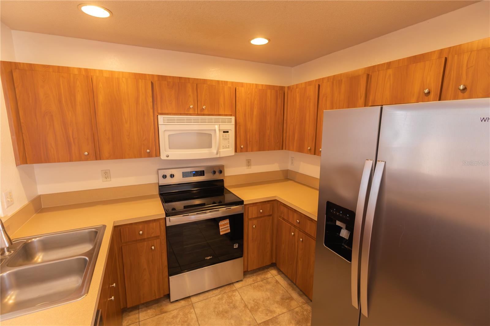 REFLECTIONS WEST PH 02 - Residential