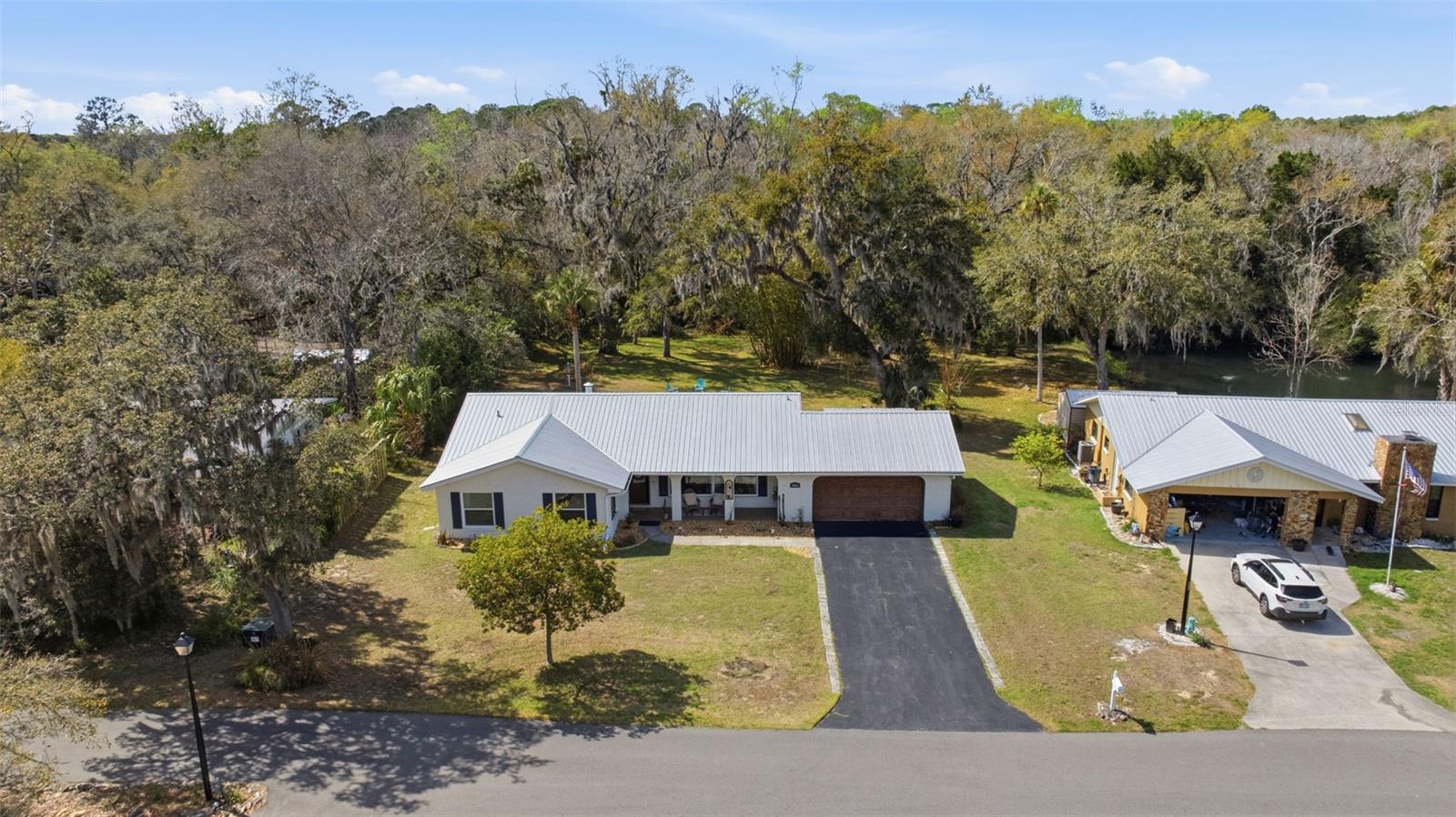 CARPENTERS COUNTRY SQUARE - Residential