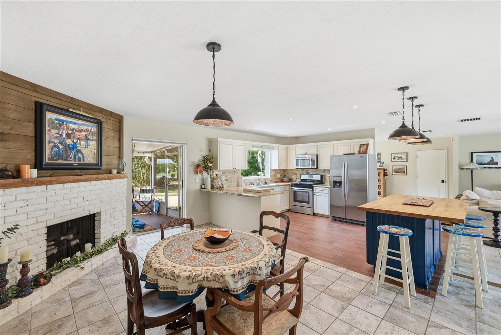 CARPENTERS COUNTRY SQUARE - Residential