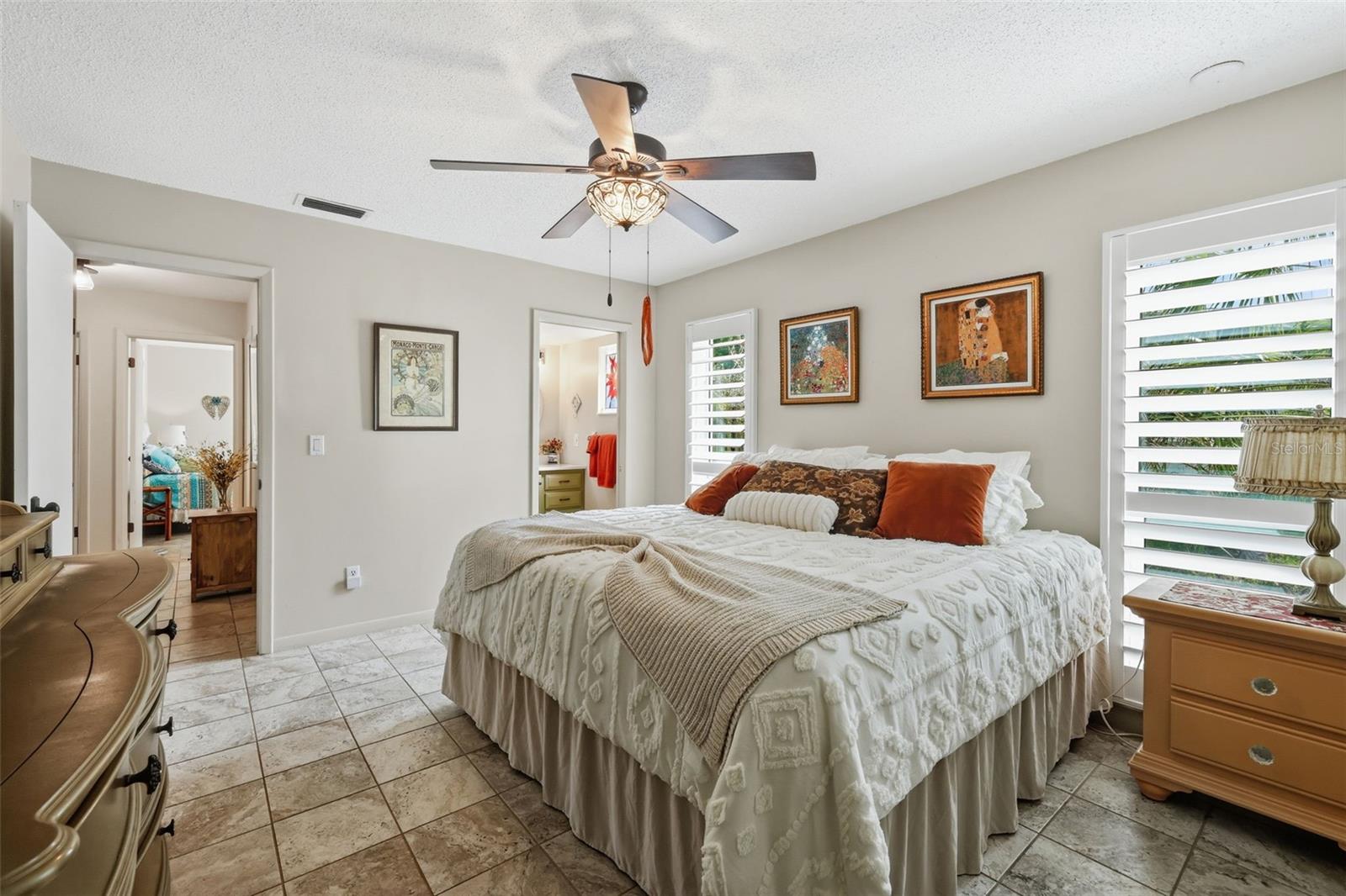 CARPENTERS COUNTRY SQUARE - Residential