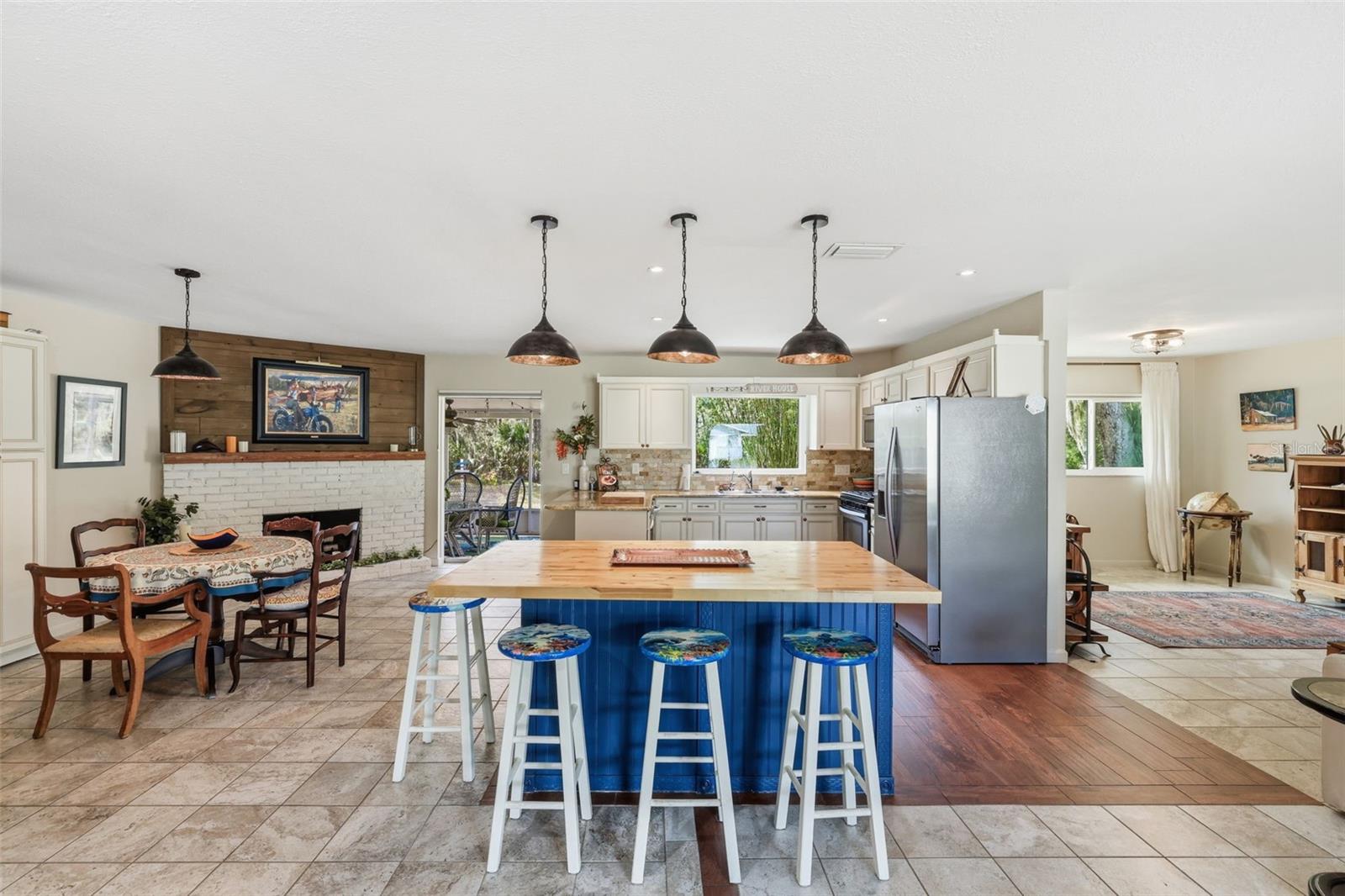 CARPENTERS COUNTRY SQUARE - Residential