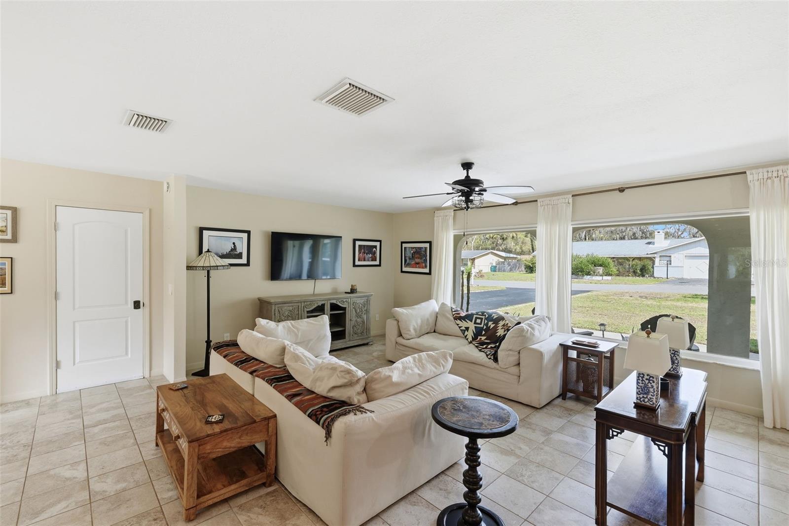 CARPENTERS COUNTRY SQUARE - Residential