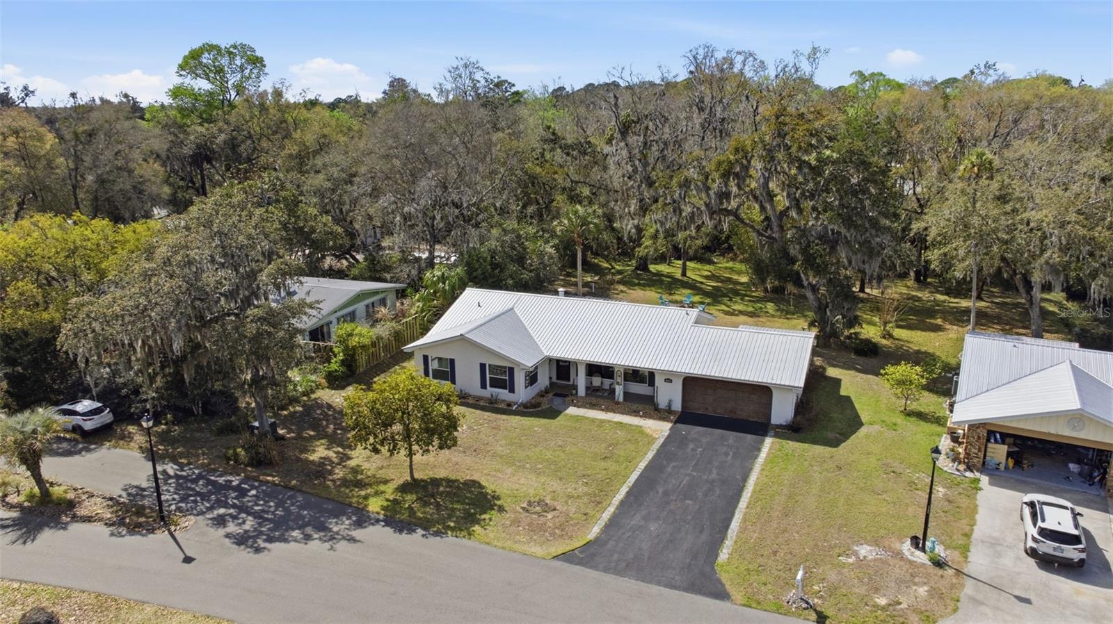 CARPENTERS COUNTRY SQUARE - Residential