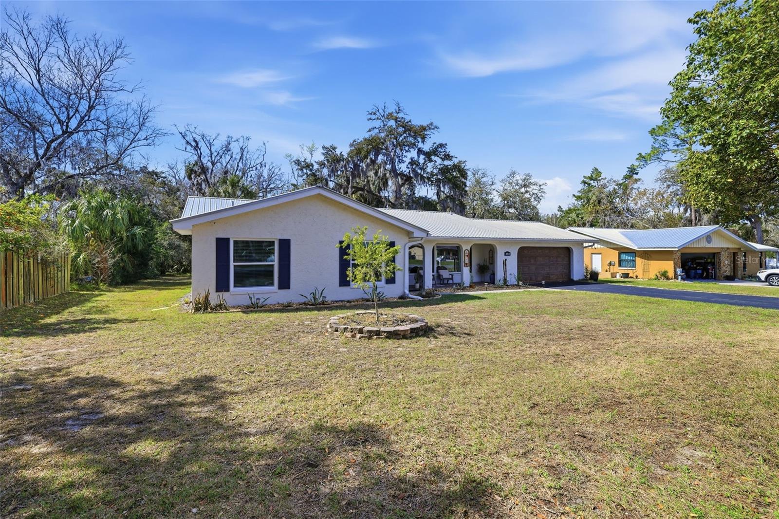 CARPENTERS COUNTRY SQUARE - Residential