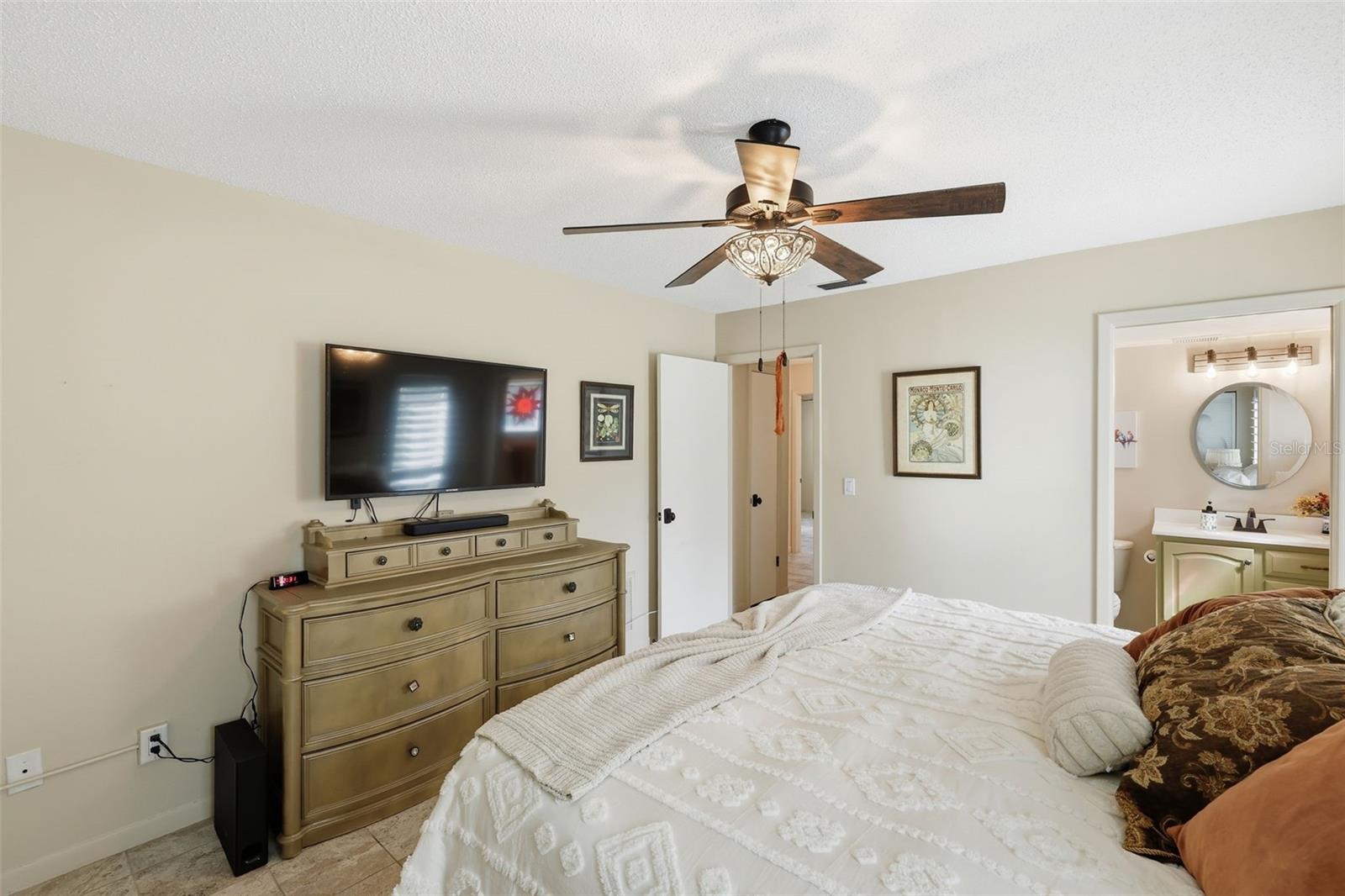 CARPENTERS COUNTRY SQUARE - Residential