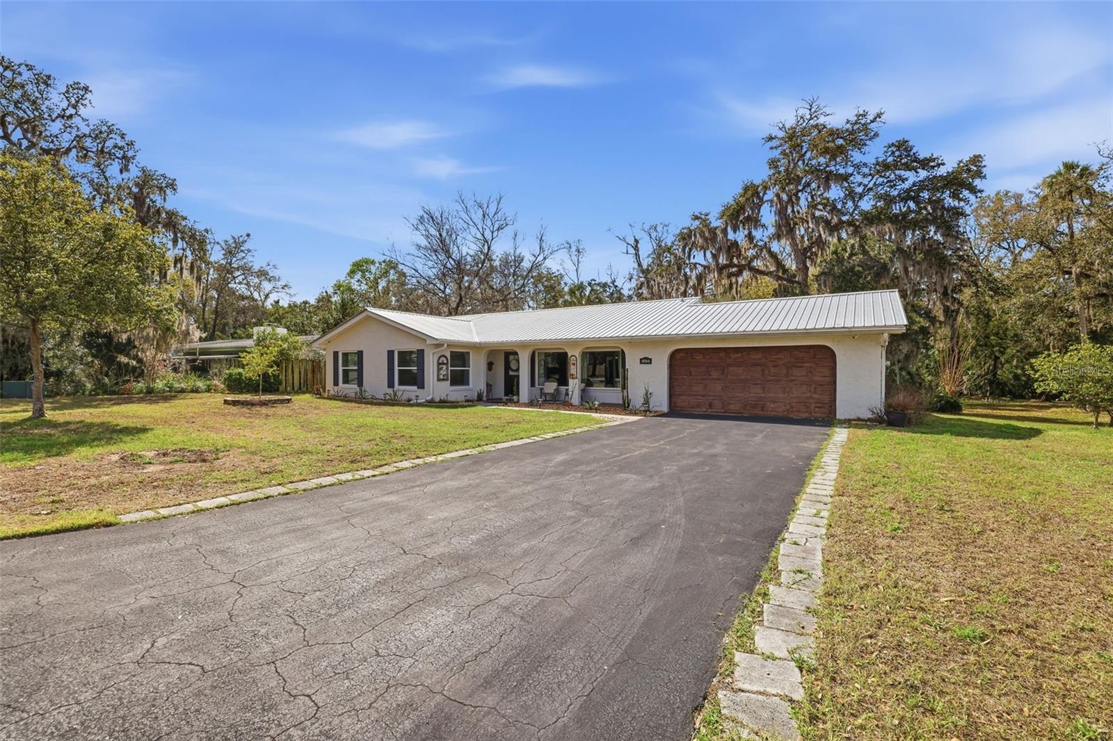 CARPENTERS COUNTRY SQUARE - Residential
