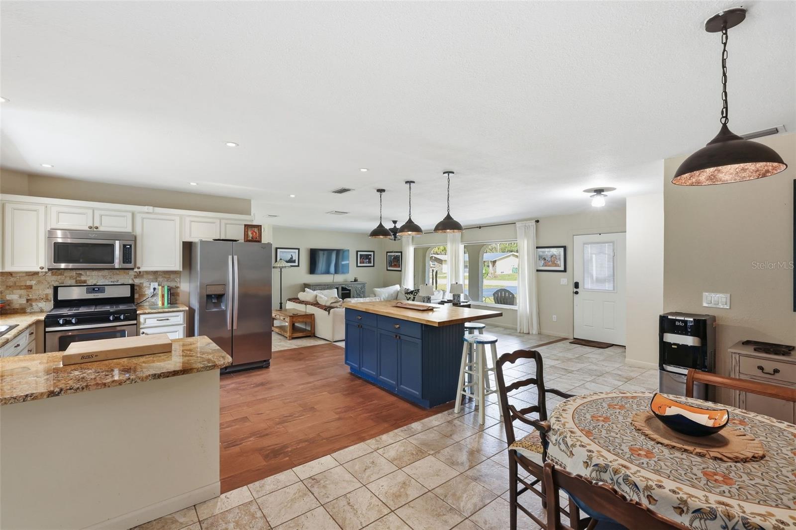 CARPENTERS COUNTRY SQUARE - Residential