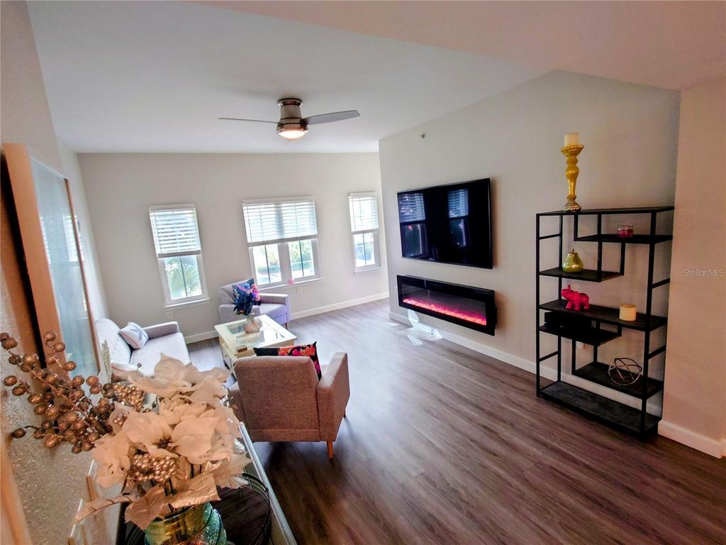 Photo of 200 4th Avenue S #130, St Petersburg, FL 33701 (MLS # A4678889)