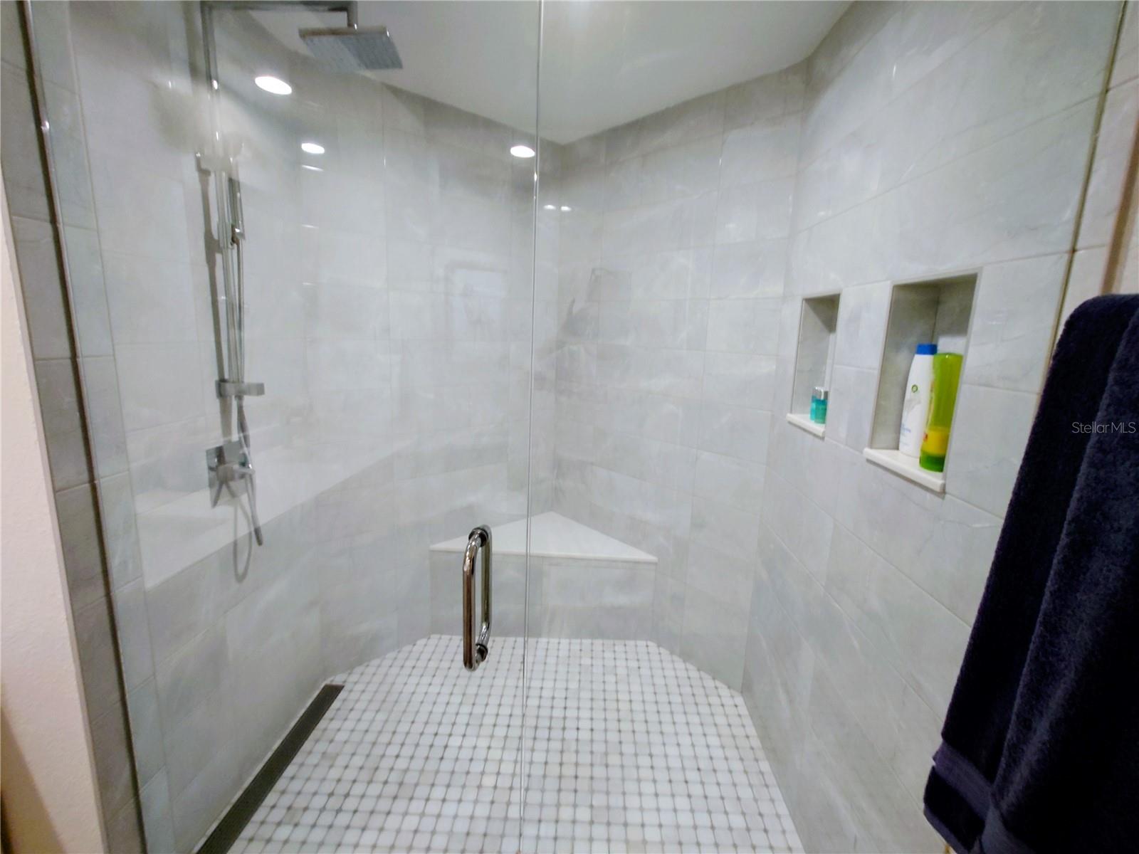 MADISON AT ST PETE - Residential