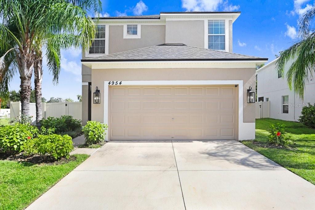 4954 REFLECTING POND CIRCLE