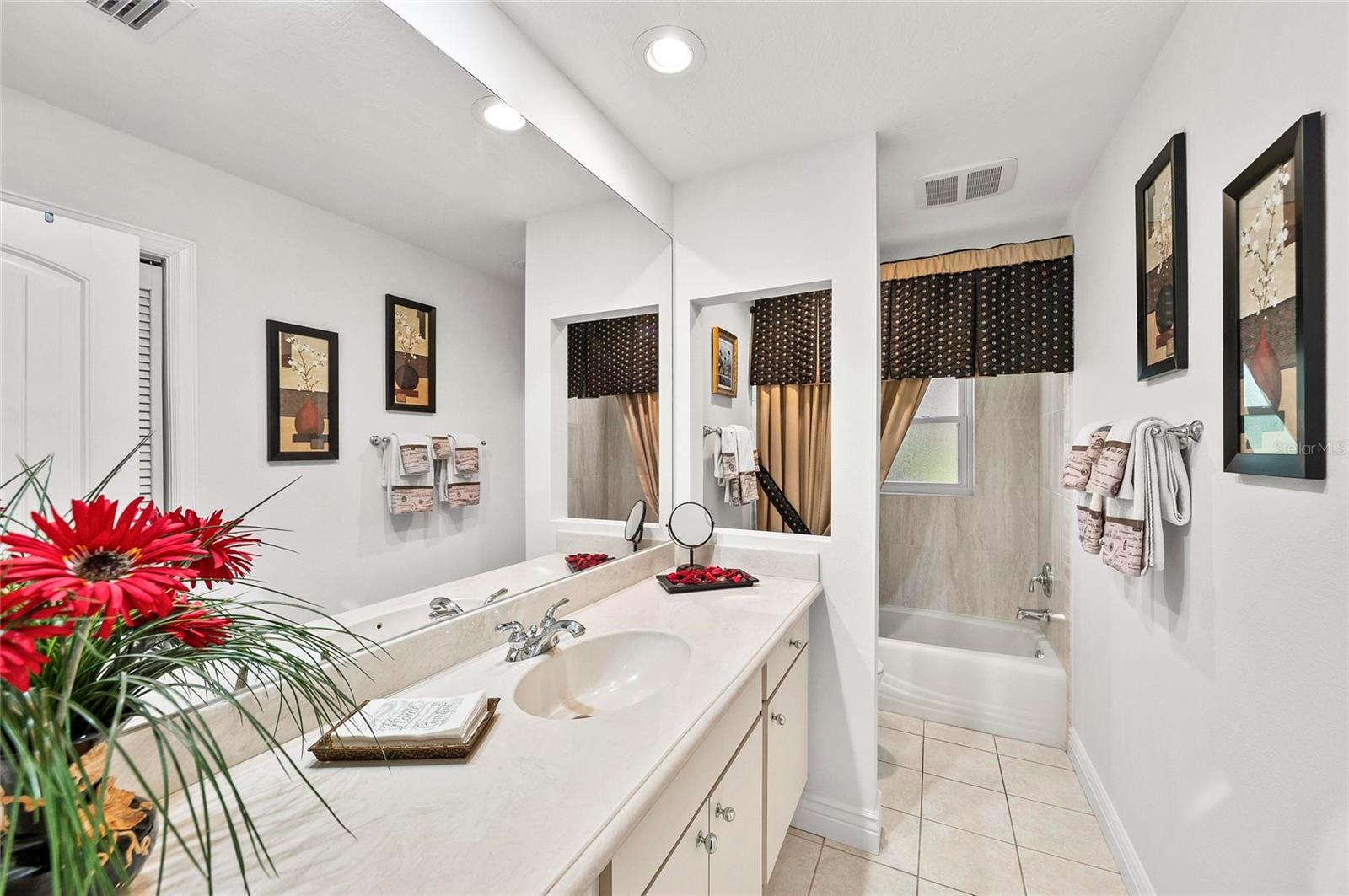 SOUTHBAY YACHT & RACQUET CLUB - Residential