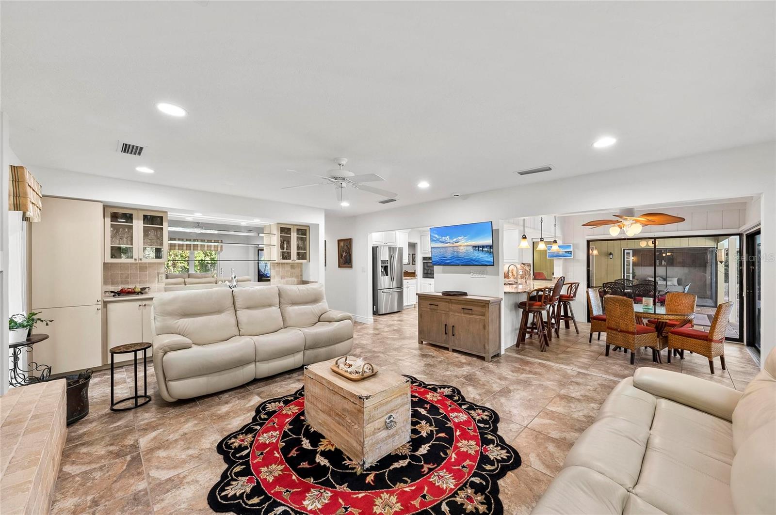 SOUTHBAY YACHT & RACQUET CLUB - Residential