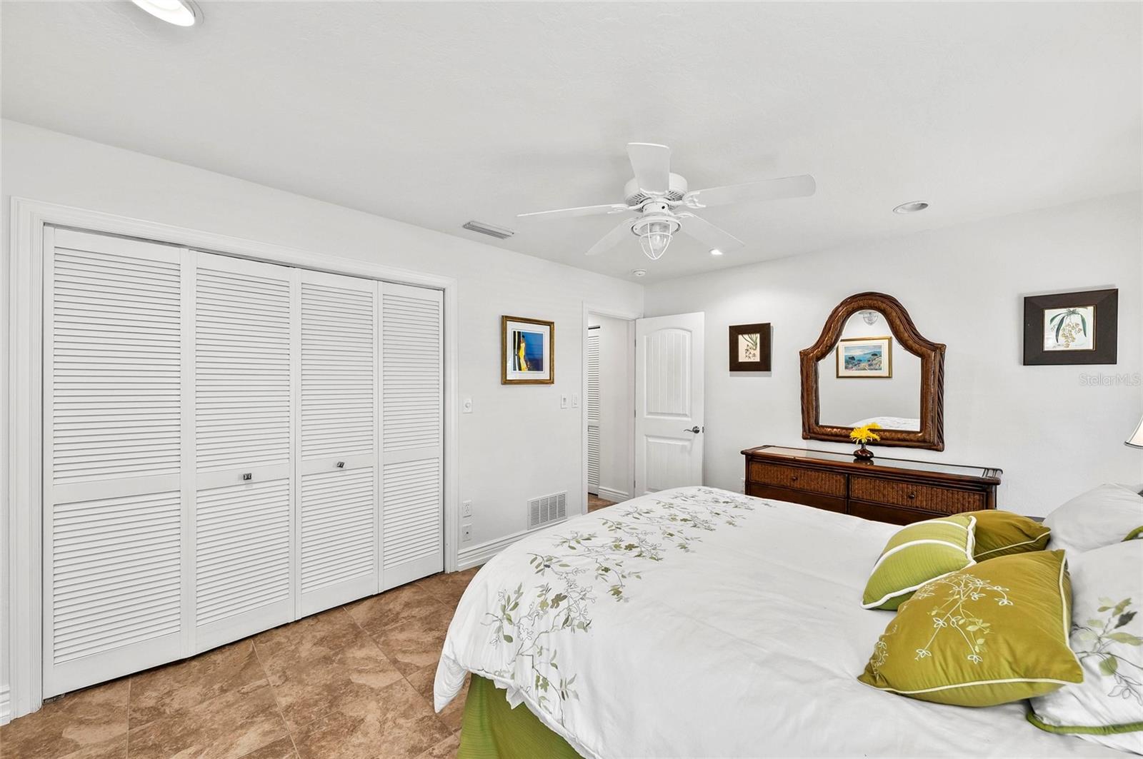 SOUTHBAY YACHT & RACQUET CLUB - Residential