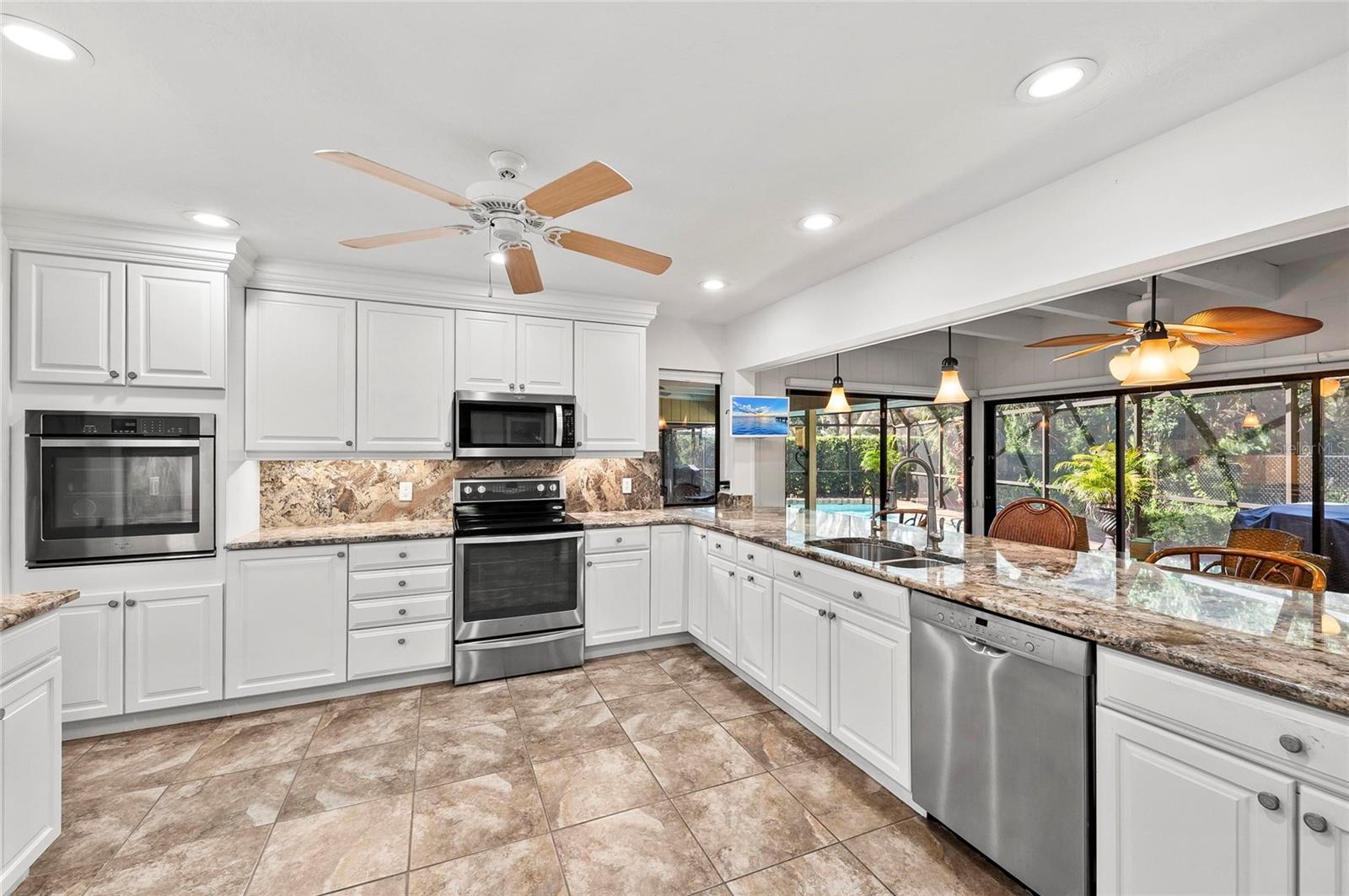 SOUTHBAY YACHT & RACQUET CLUB - Residential