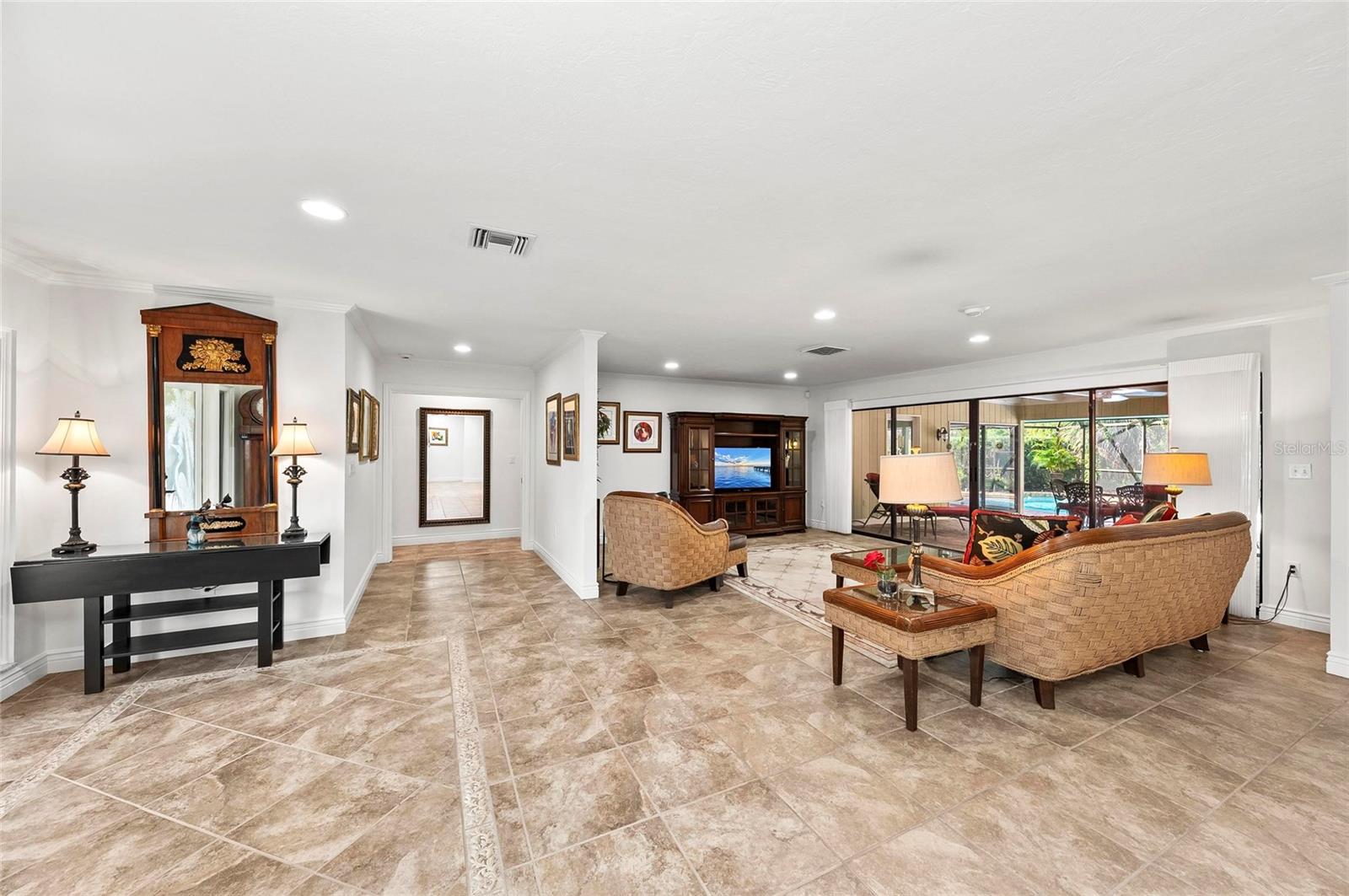 SOUTHBAY YACHT & RACQUET CLUB - Residential
