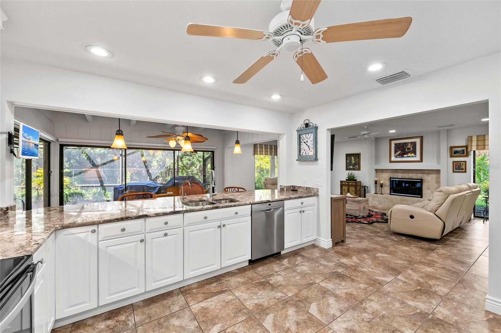 SOUTHBAY YACHT & RACQUET CLUB - Residential