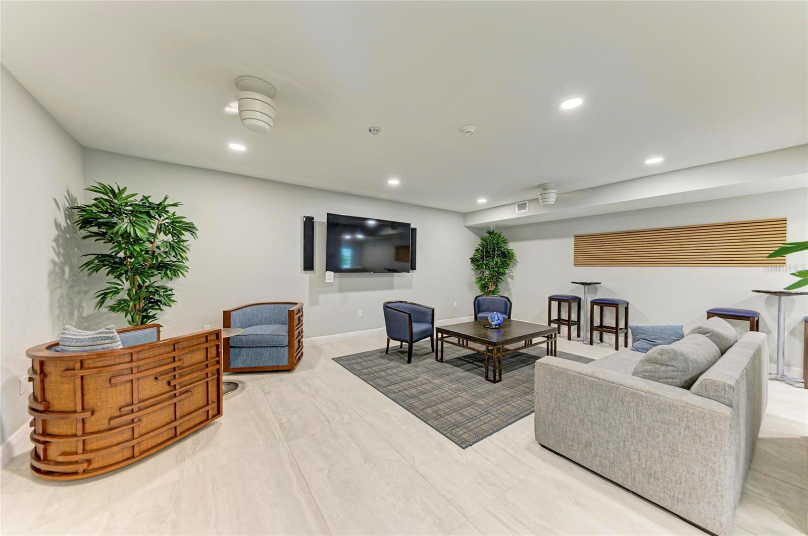 SOUTHBAY YACHT & RACQUET CLUB - Residential