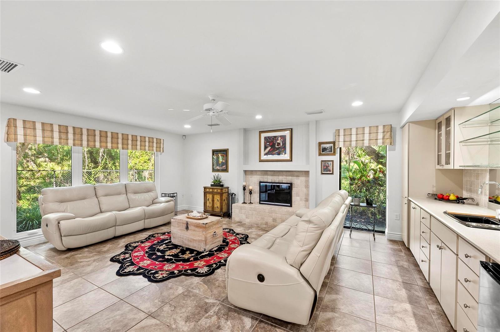 SOUTHBAY YACHT & RACQUET CLUB - Residential