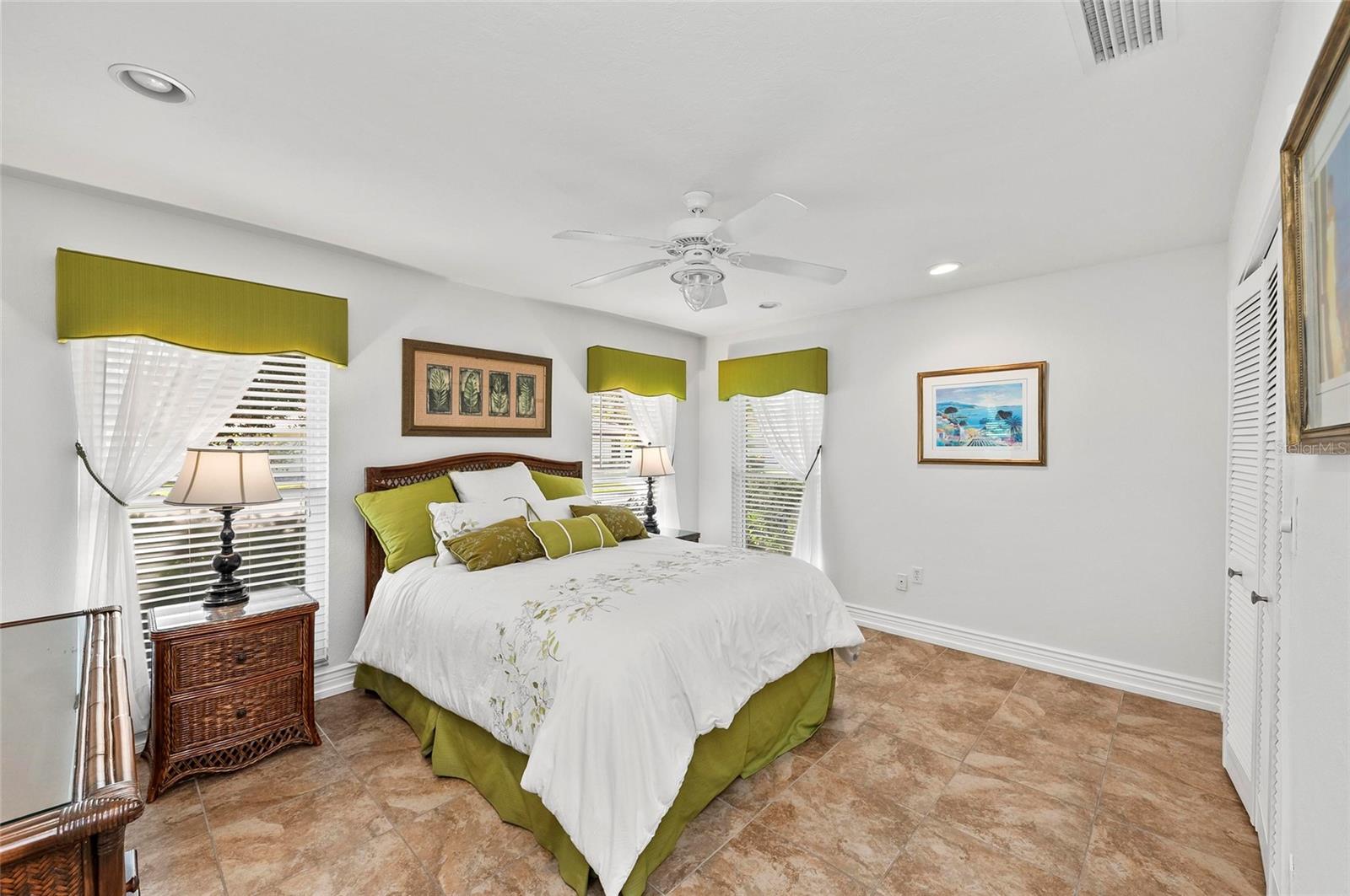 SOUTHBAY YACHT & RACQUET CLUB - Residential