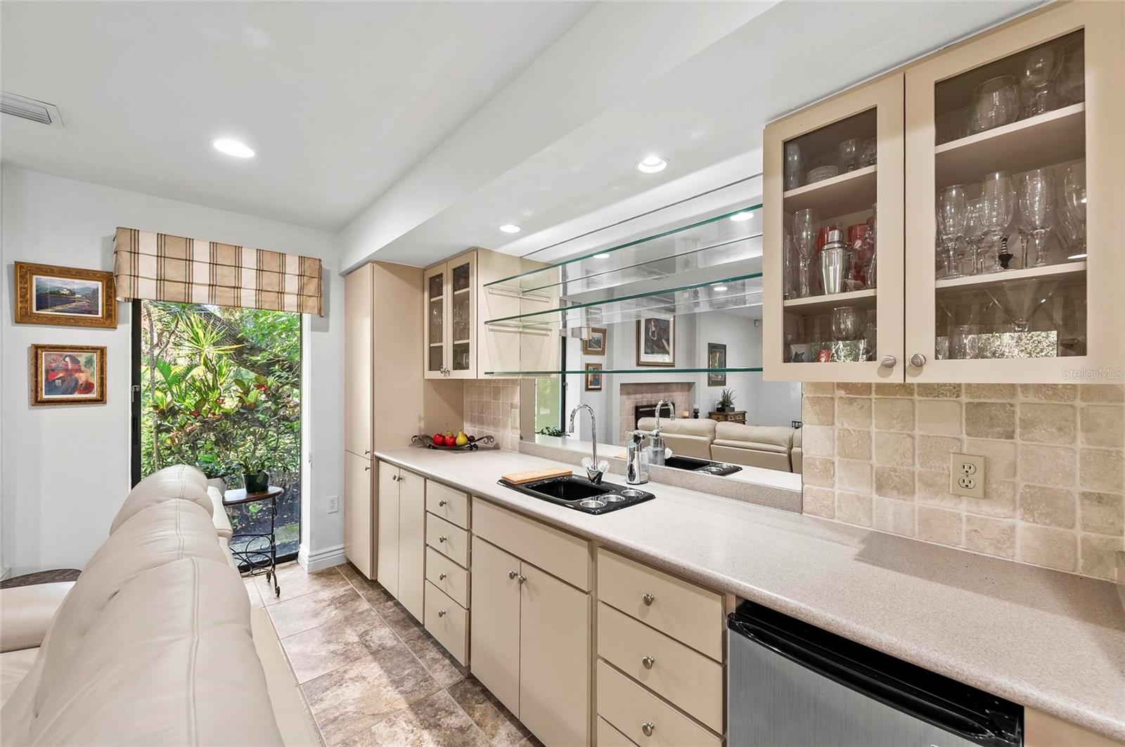 SOUTHBAY YACHT & RACQUET CLUB - Residential
