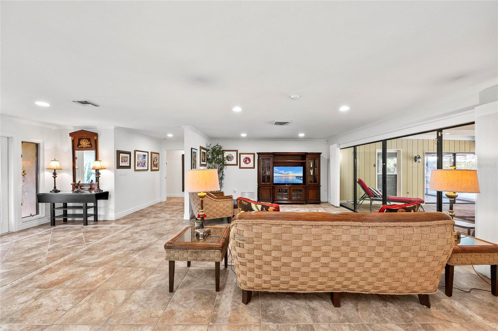 SOUTHBAY YACHT & RACQUET CLUB - Residential