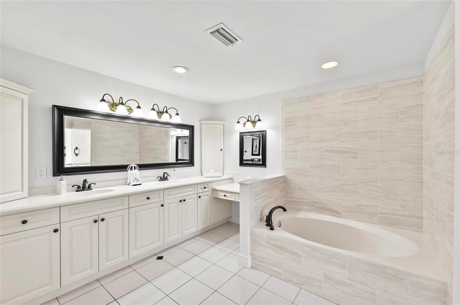 SOUTHBAY YACHT & RACQUET CLUB - Residential