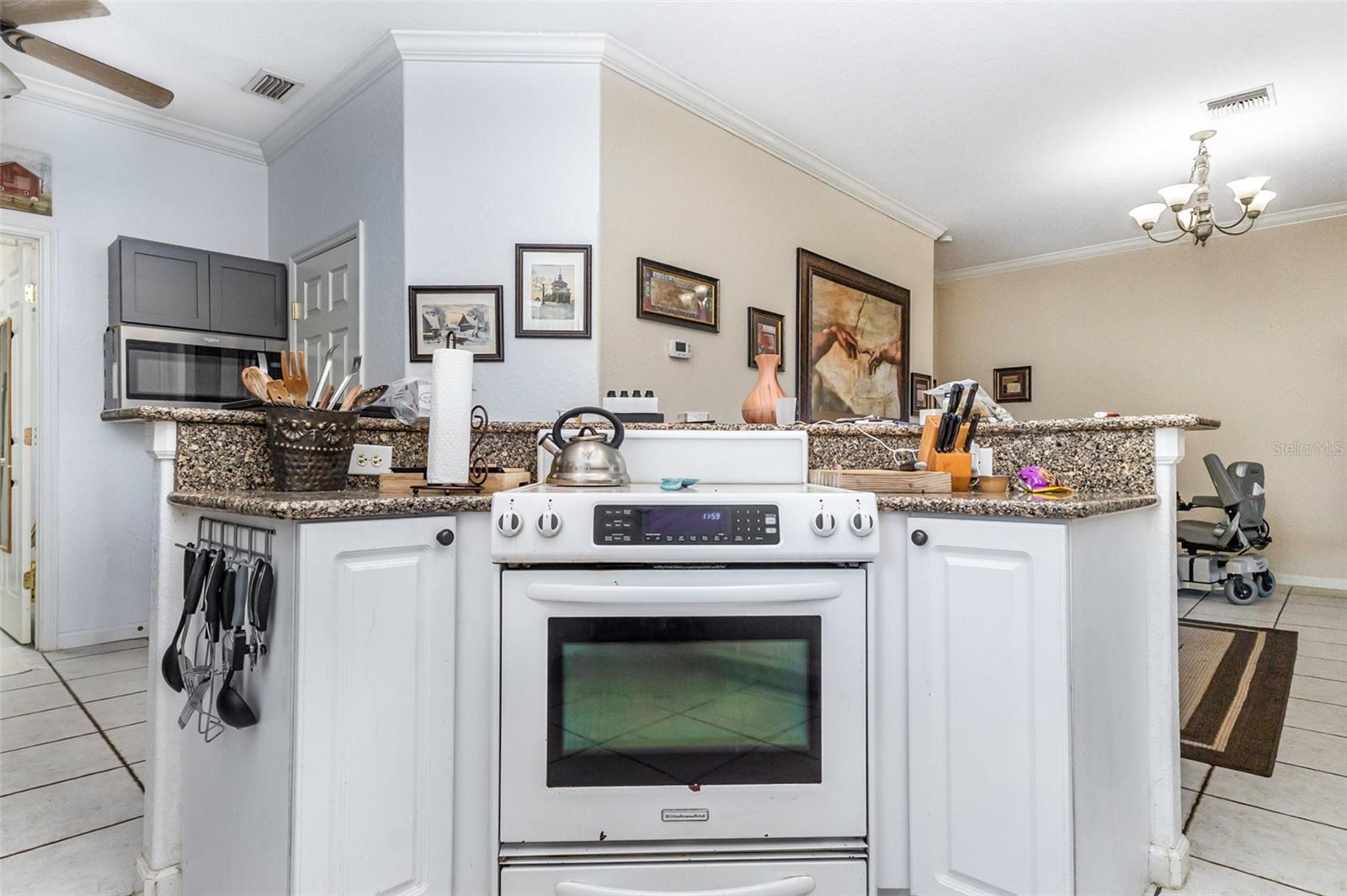 FROSTPROOF EAST - Residential