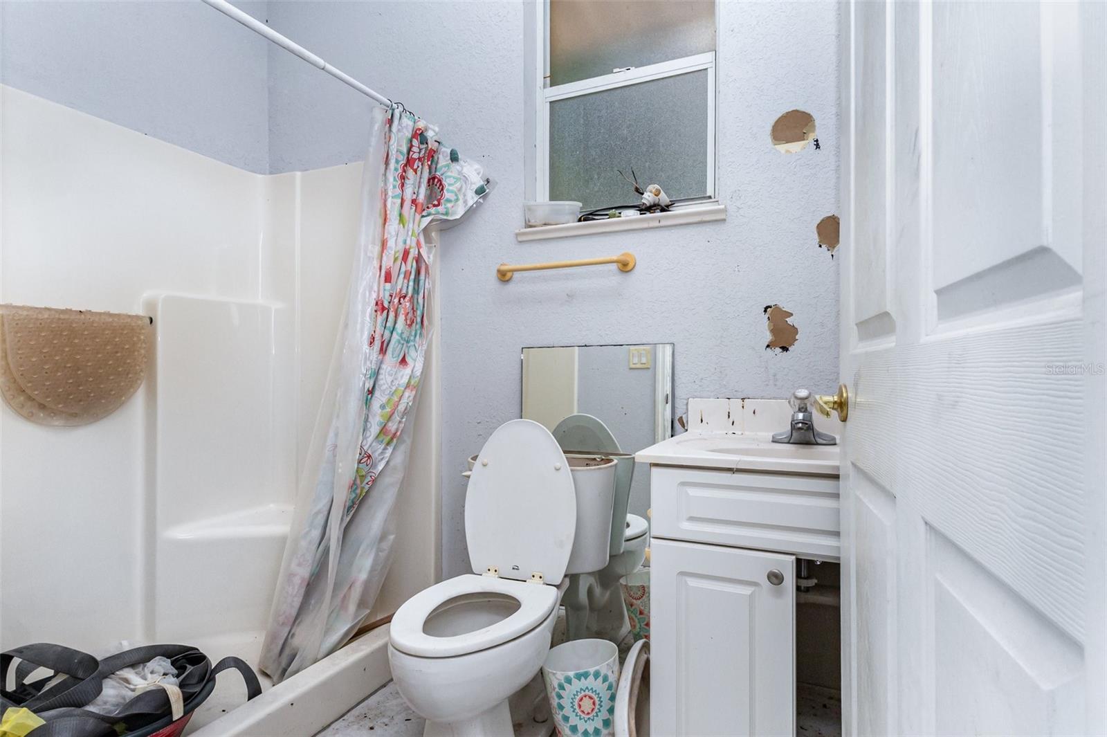 FROSTPROOF EAST - Residential