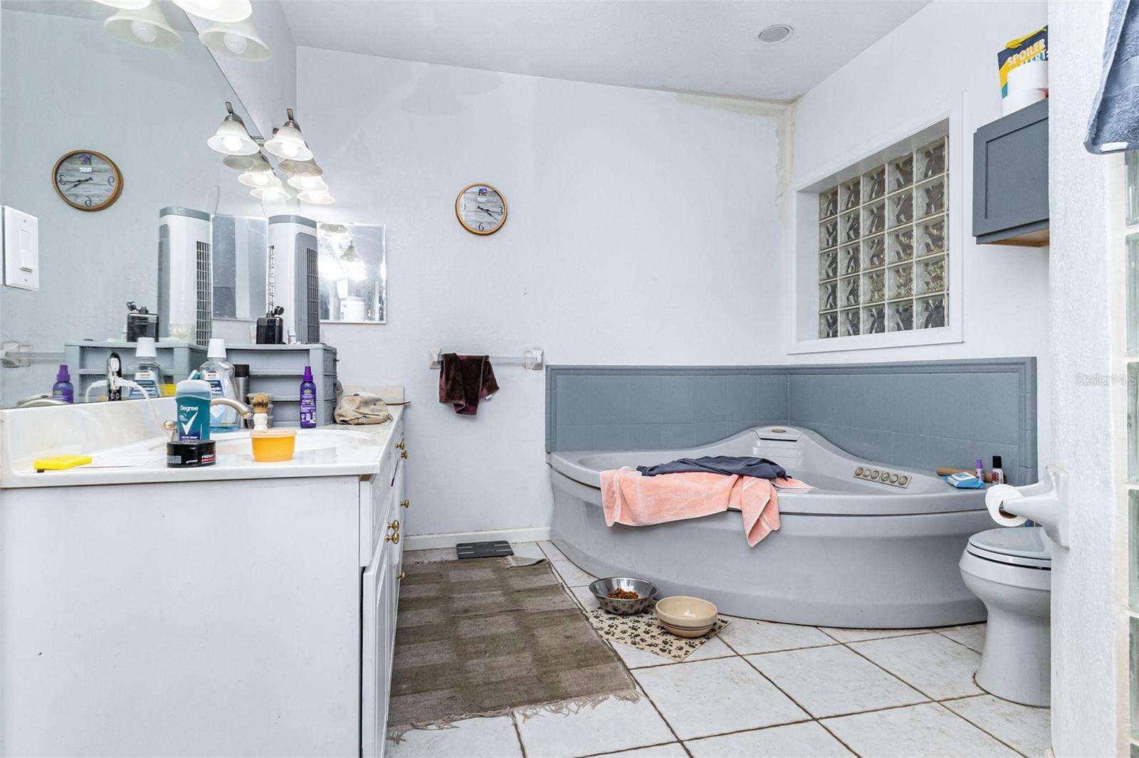 FROSTPROOF EAST - Residential