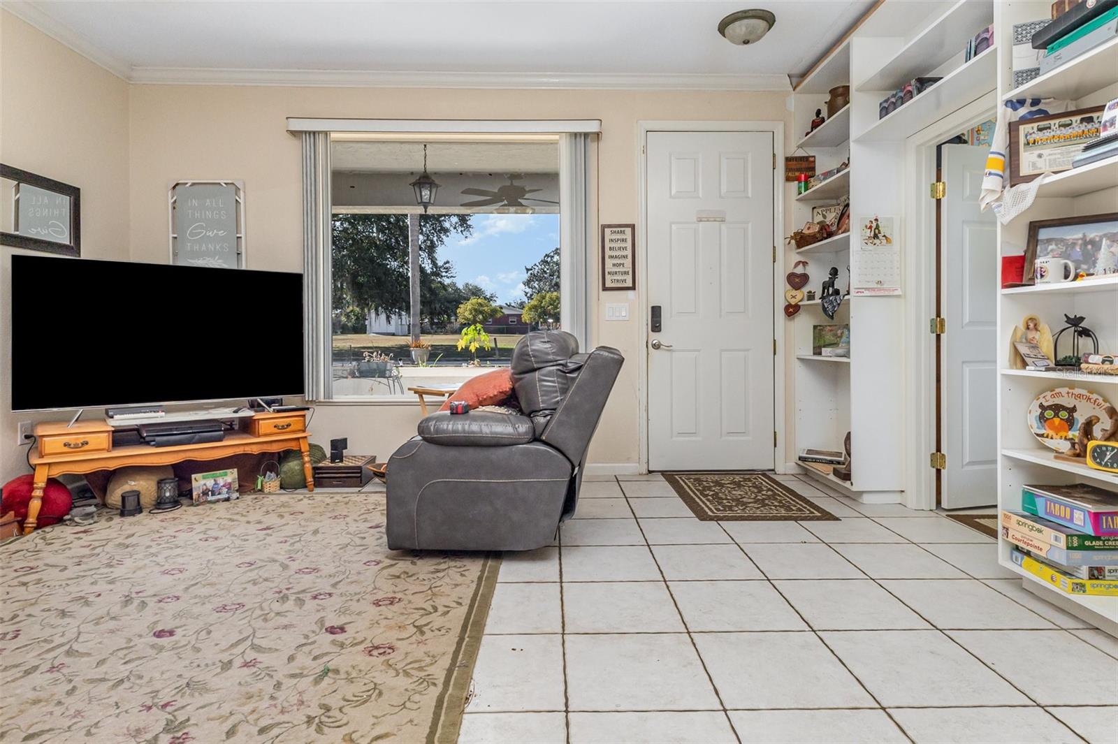 FROSTPROOF EAST - Residential