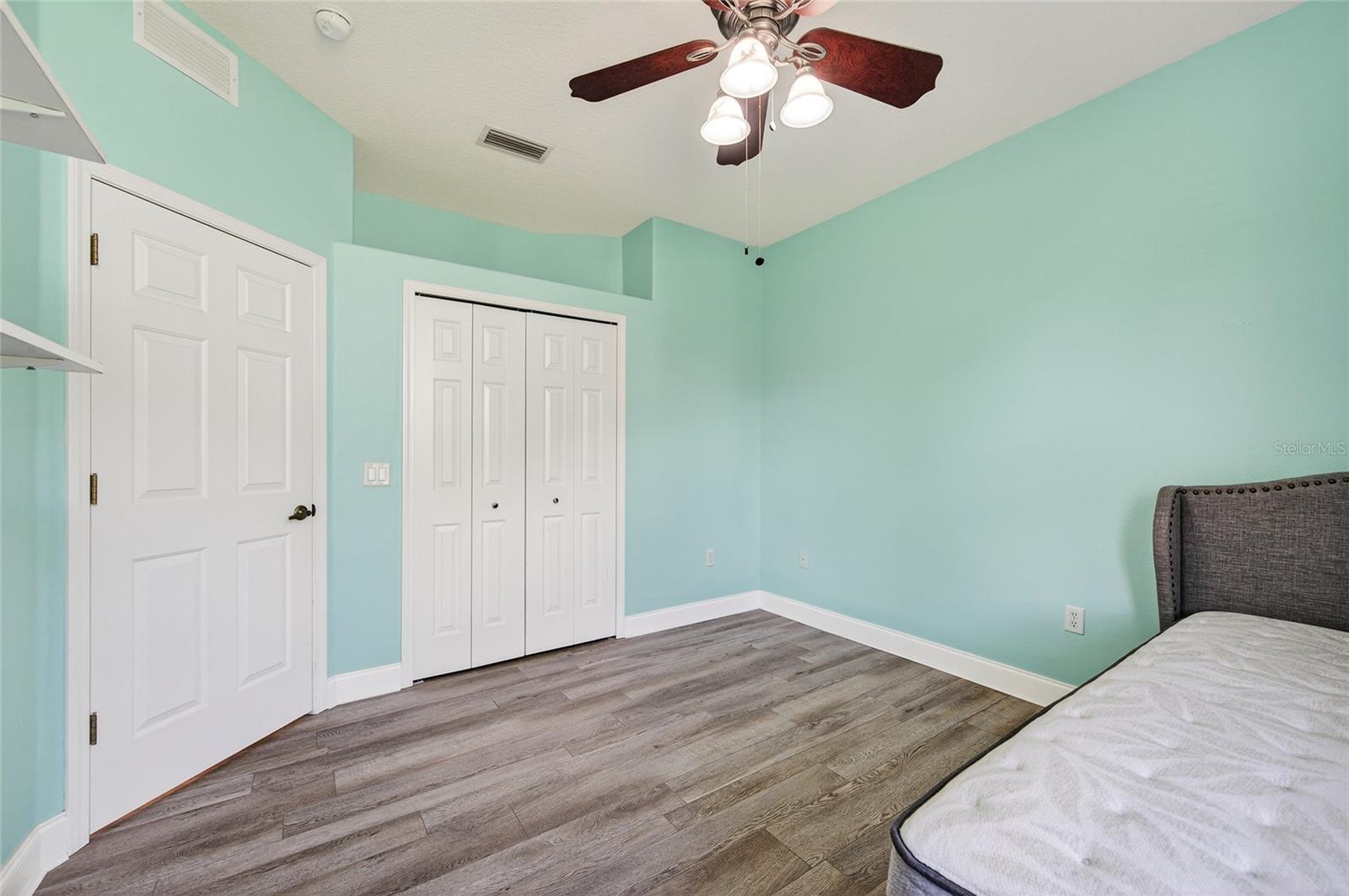 OAK TRACE - Residential