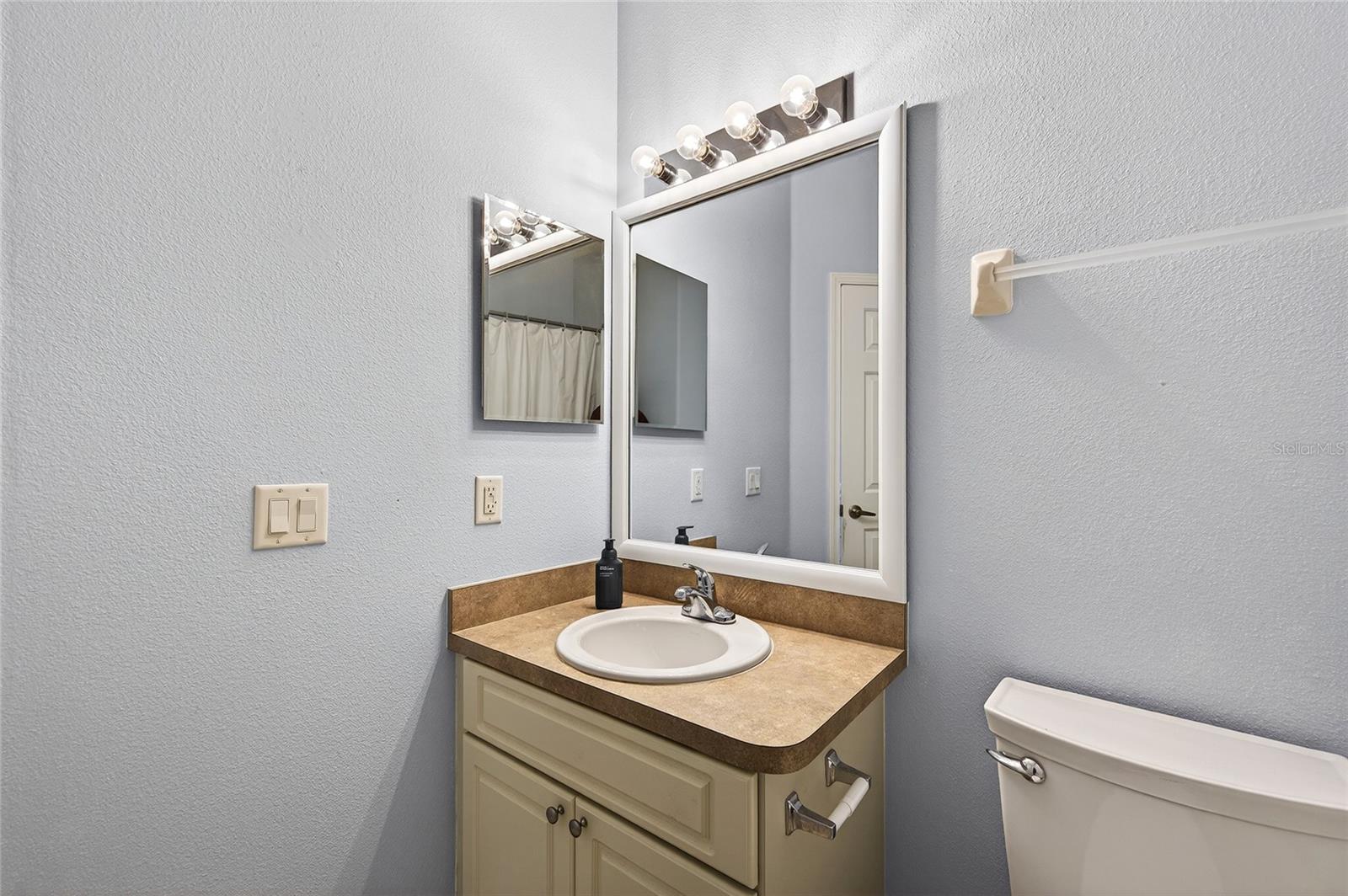 OAK TRACE - Residential