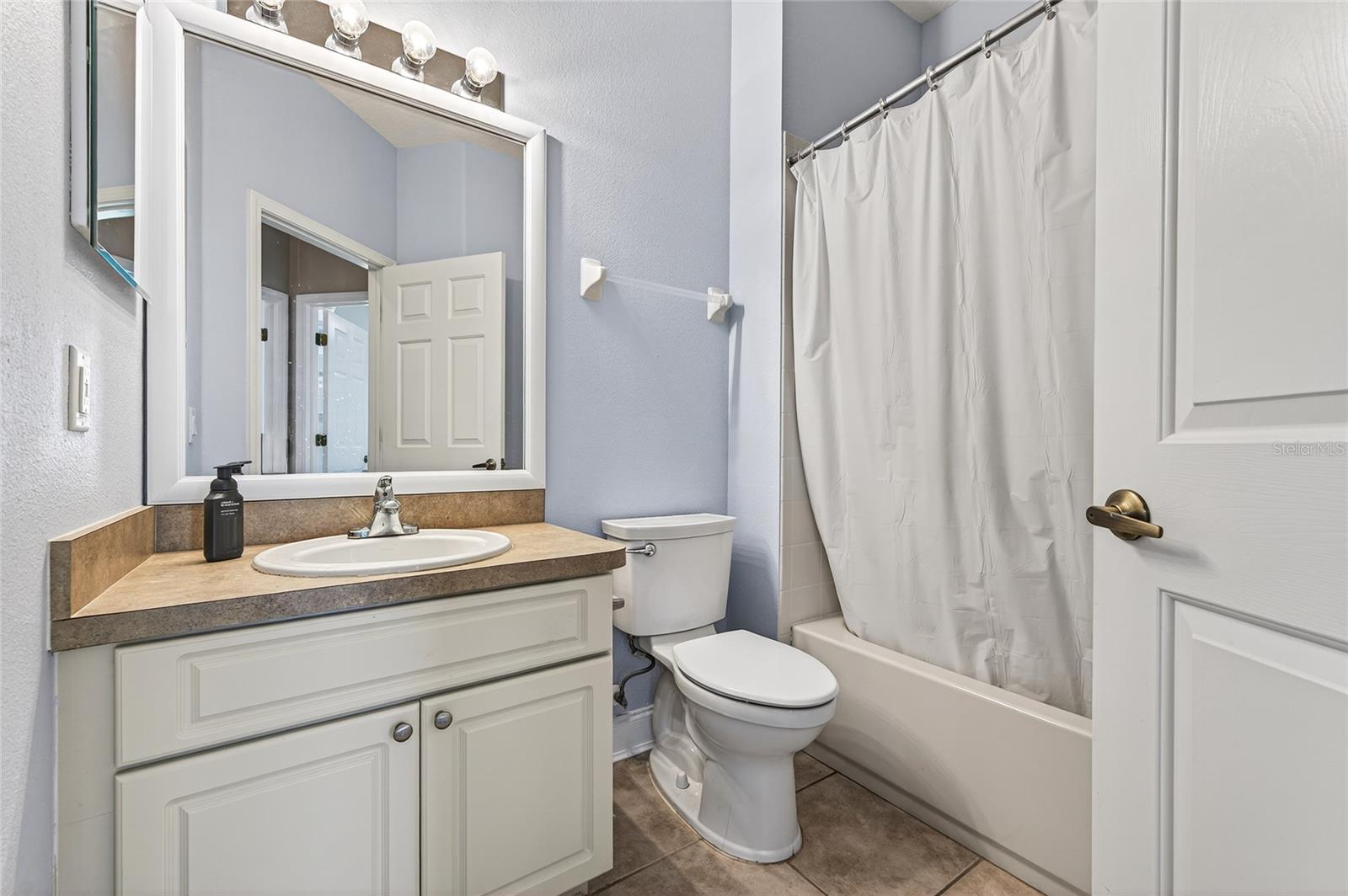 OAK TRACE - Residential