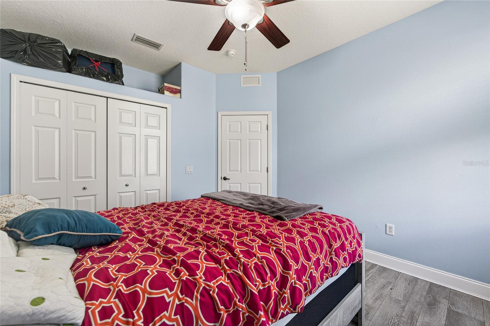 OAK TRACE - Residential