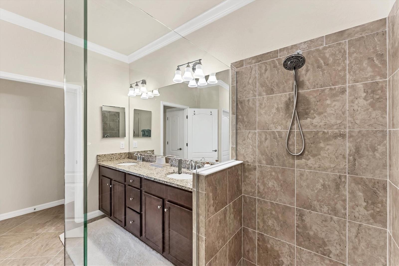 SARASOTA NATIONAL - Residential