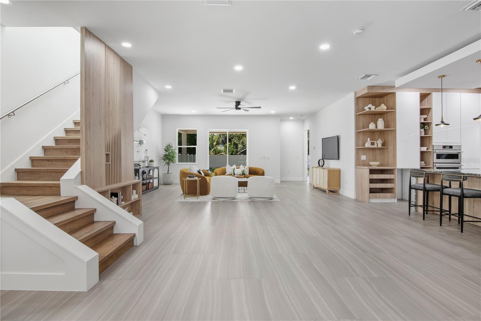 1518 CLOVERLAWN AVENUE