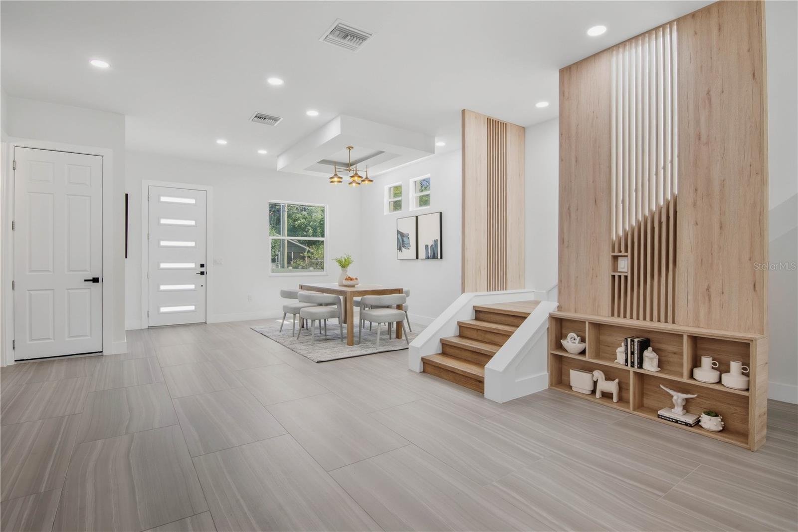 1518 CLOVERLAWN AVENUE